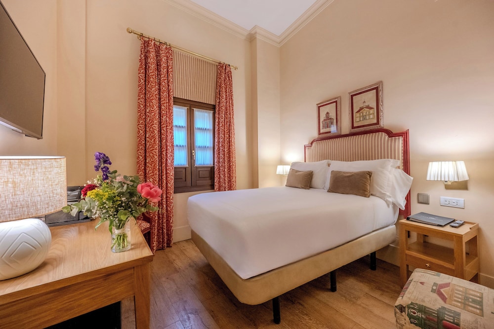 Casa Romana Hotel Boutique — Hotel rooms in Seville, Andalusia