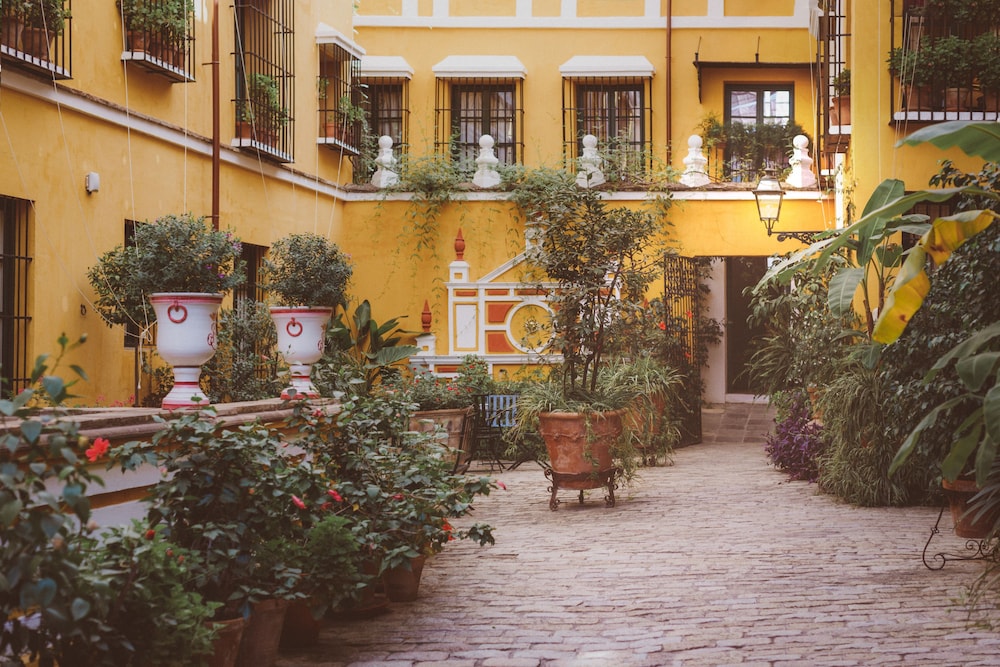 Las Casas de la Judería, Sevilla Historic City Center — Hotel building in Seville, Andalusia