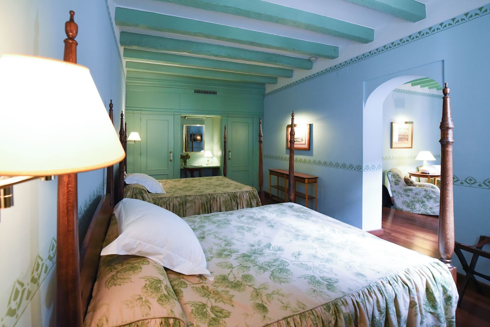 Las Casas de la Judería, Sevilla Historic City Center — Hotel rooms in Seville, Andalusia