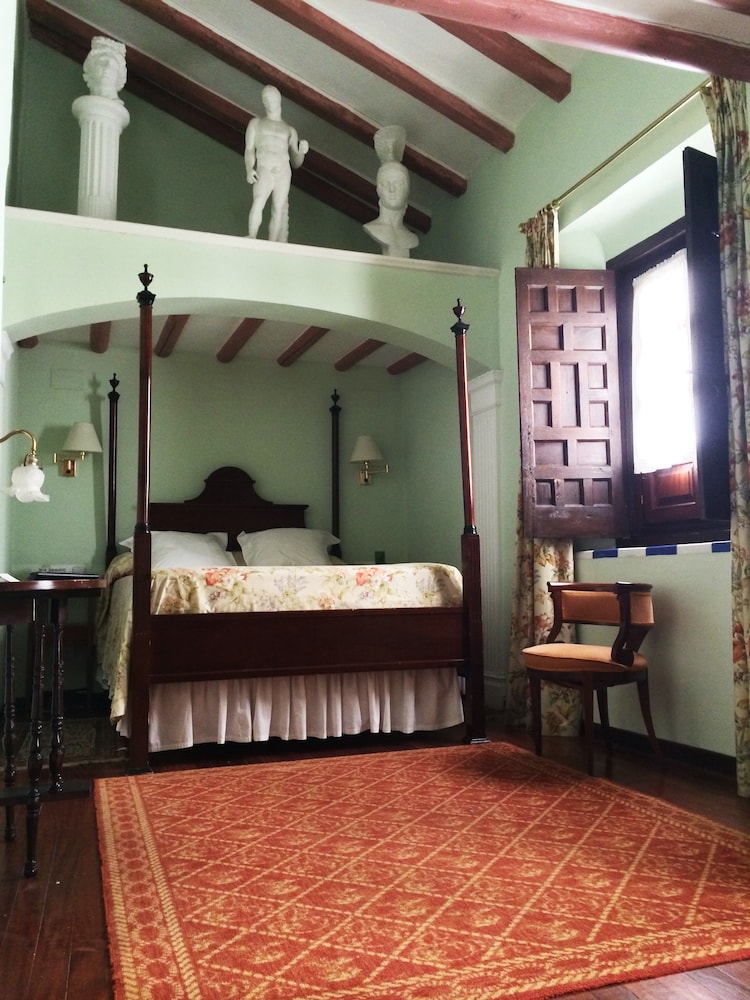 Las Casas de la Judería, Sevilla Historic City Center — Hotel rooms in Seville, Andalusia