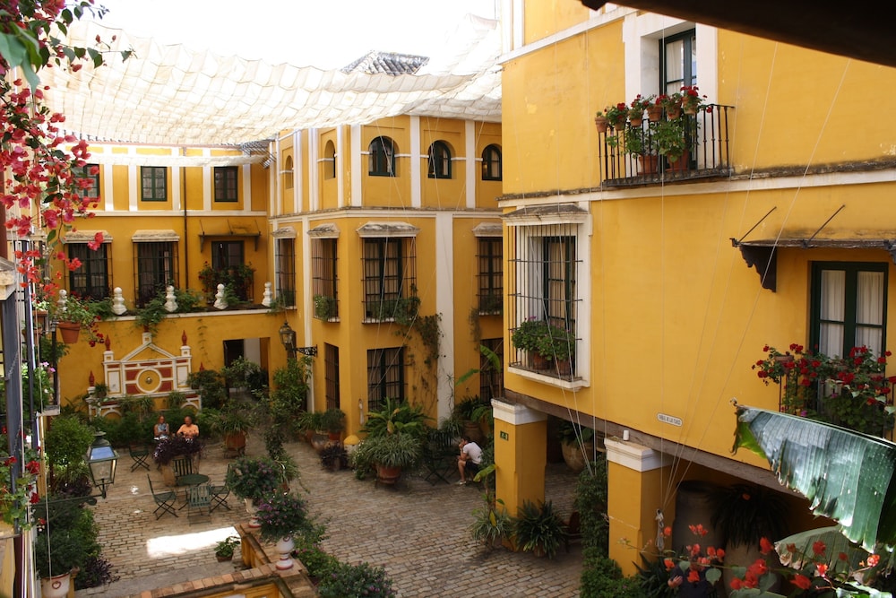 Las Casas de la Judería, Sevilla Historic City Center — Hotel building in Seville, Andalusia