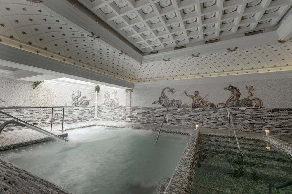 Las Casas de la Judería, Sevilla Historic City Center — Spa in Seville, Andalusia