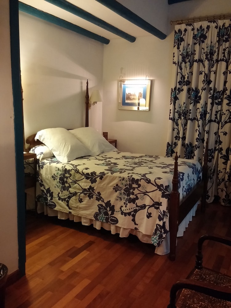 Las Casas de la Judería, Sevilla Historic City Center — Hotel rooms in Seville, Andalusia