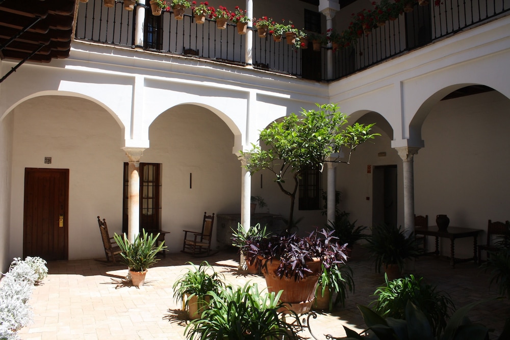 Las Casas de la Judería, Sevilla Historic City Center — Hotel building in Seville, Andalusia