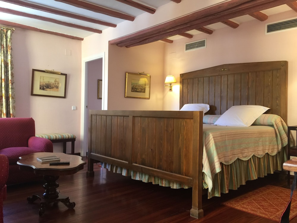 Las Casas de la Judería, Sevilla Historic City Center — Hotel rooms in Seville, Andalusia
