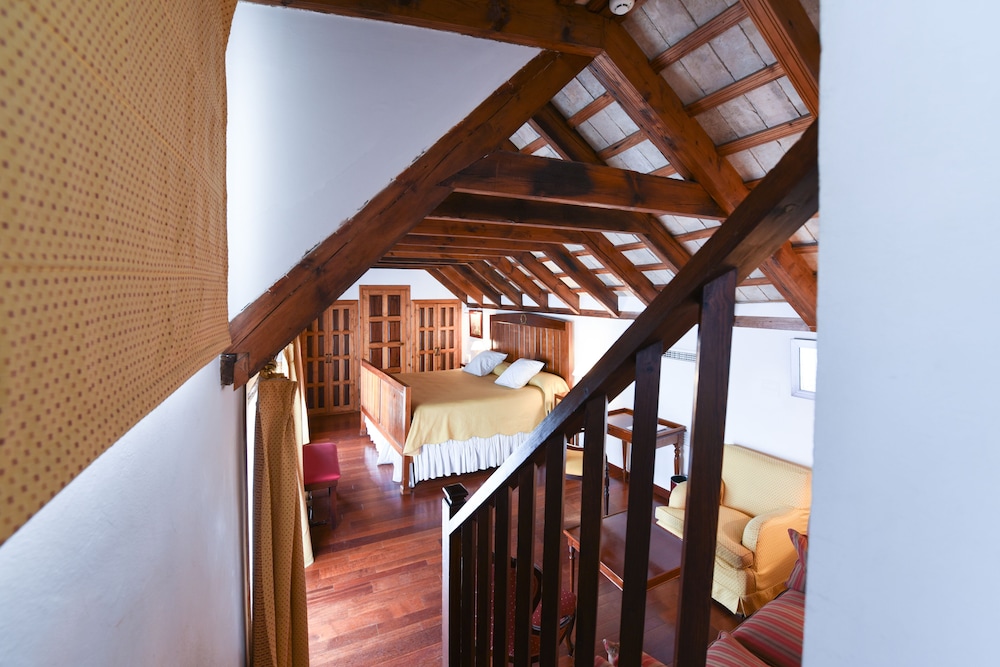 Las Casas de la Judería, Sevilla Historic City Center — Hotel rooms in Seville, Andalusia