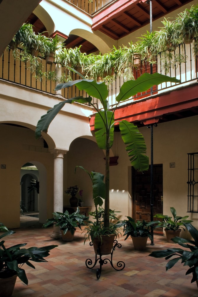 Las Casas de la Judería, Sevilla Historic City Center — Hotel building in Seville, Andalusia
