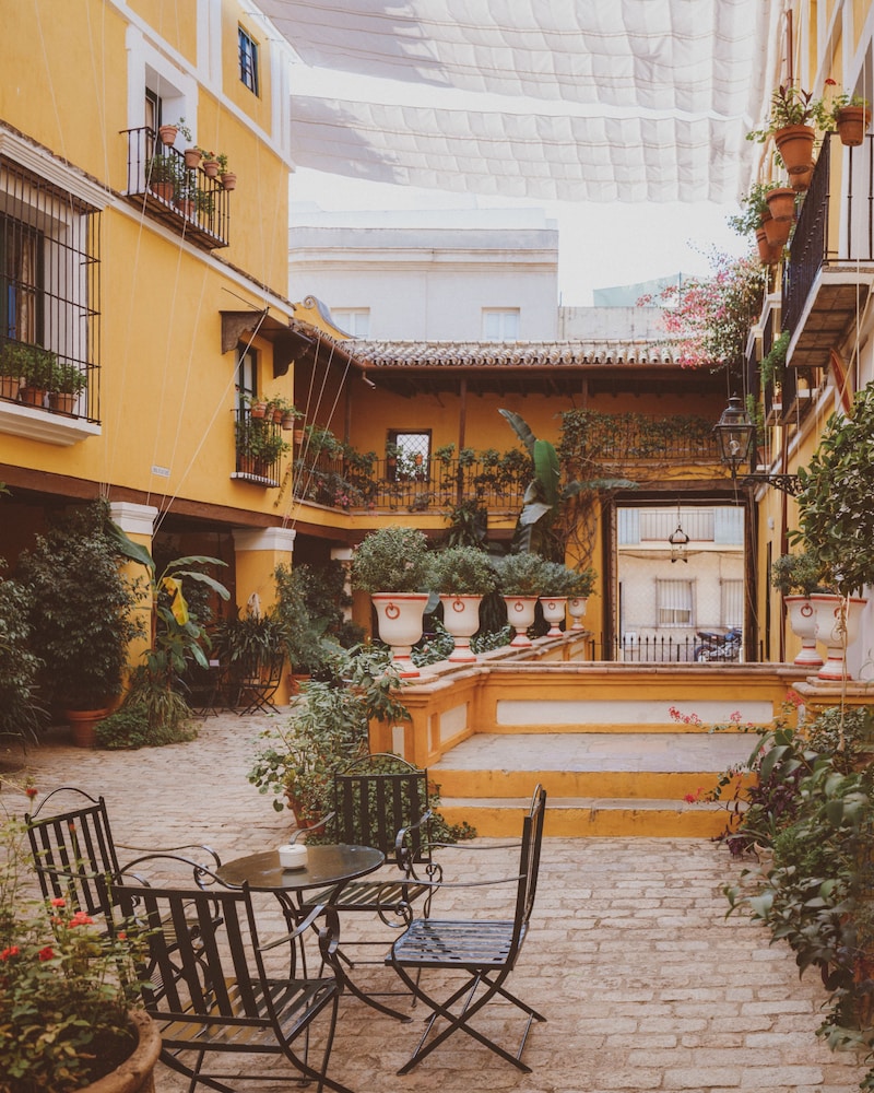 Las Casas de la Judería, Sevilla Historic City Center — Hotel building in Seville, Andalusia
