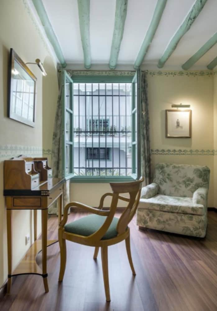 Las Casas de la Judería, Sevilla Historic City Center — Hotel rooms in Seville, Andalusia