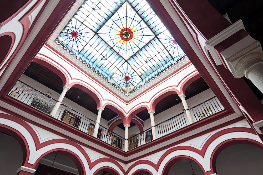 Sercotel Las Casas de los Mercaderes — Hotel building in Seville, Andalusia