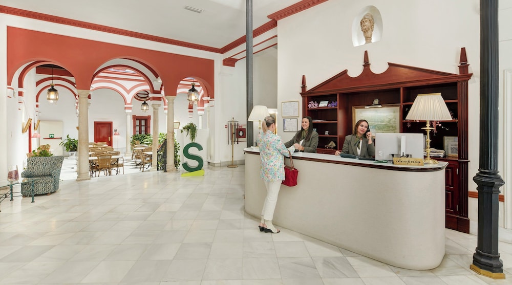 Sercotel Las Casas de los Mercaderes — Hotel building in Seville, Andalusia