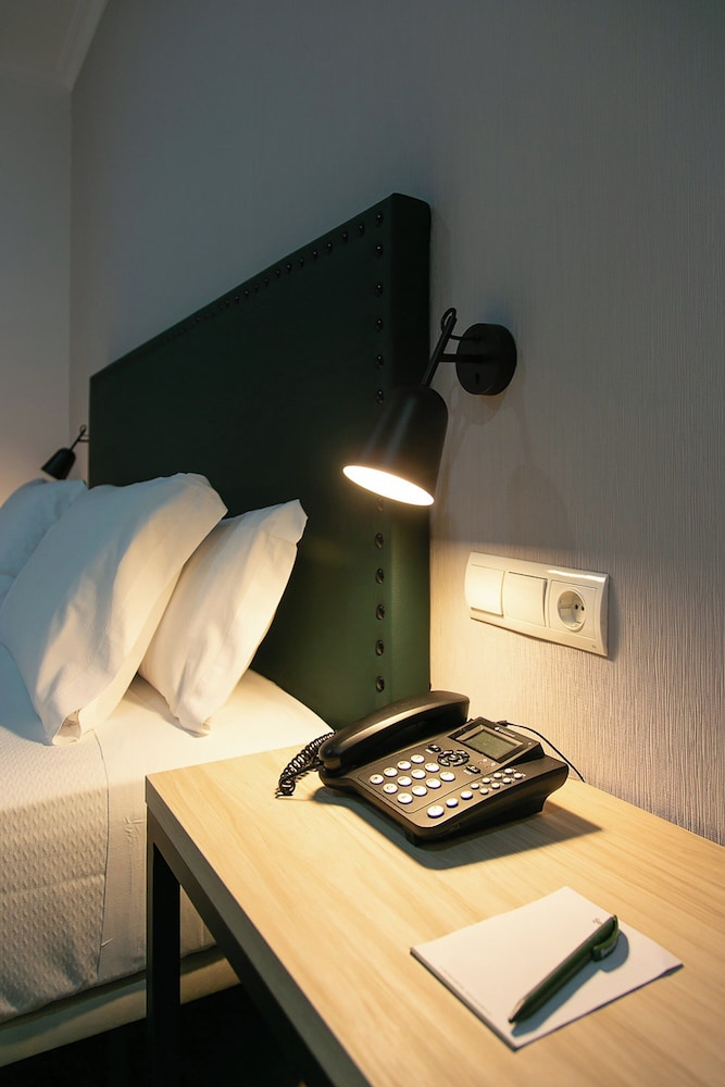 Sercotel Las Casas de los Mercaderes — Hotel rooms in Seville, Andalusia