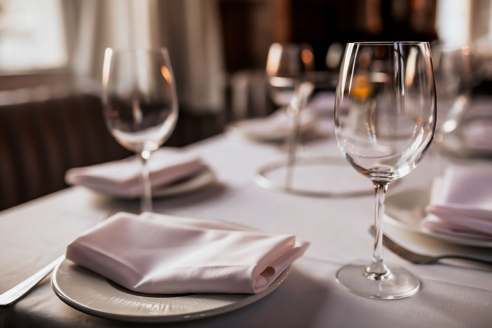 Sercotel Las Casas de los Mercaderes — Restaurant & bars in Seville, Andalusia