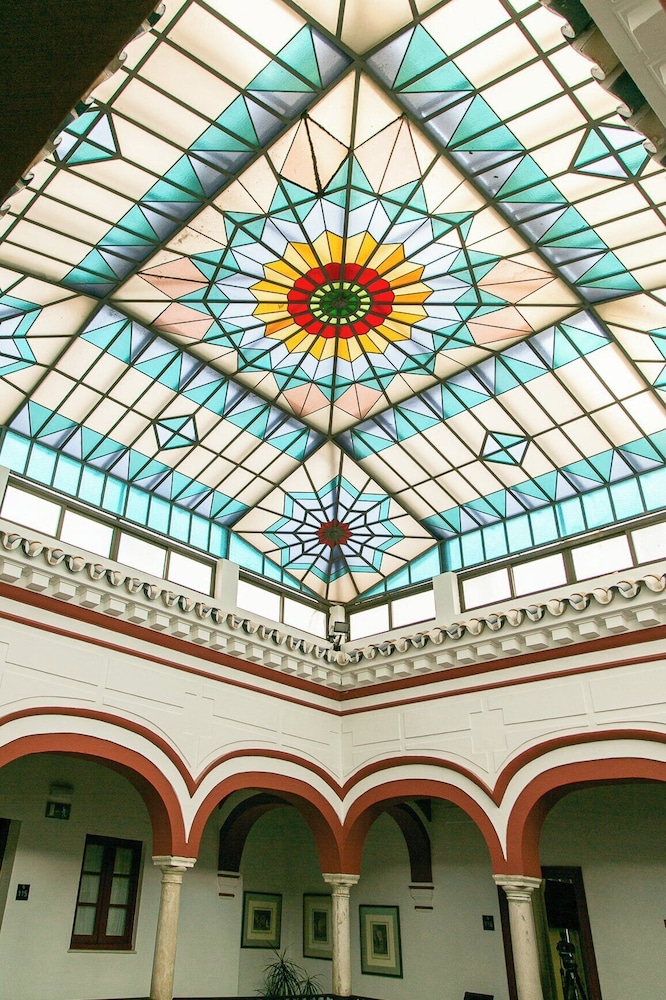 Sercotel Las Casas de los Mercaderes — Hotel building in Seville, Andalusia