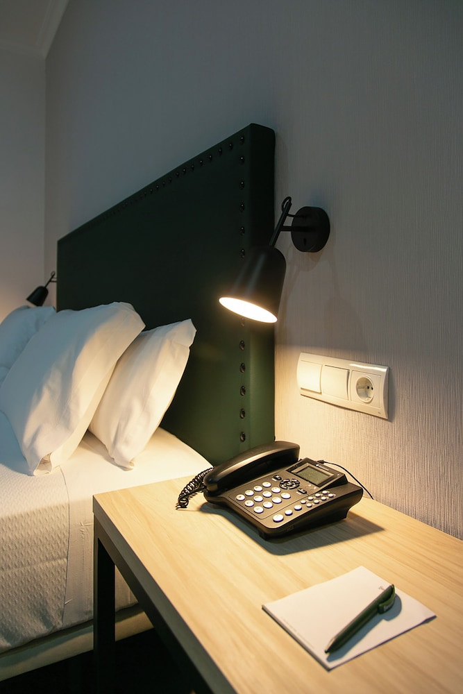 Sercotel Las Casas de los Mercaderes — Hotel rooms in Seville, Andalusia