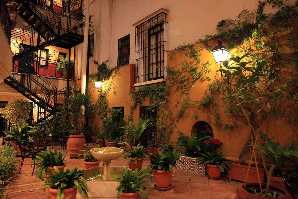 Hotel Cervantes — Hotel building in Seville, Andalusia
