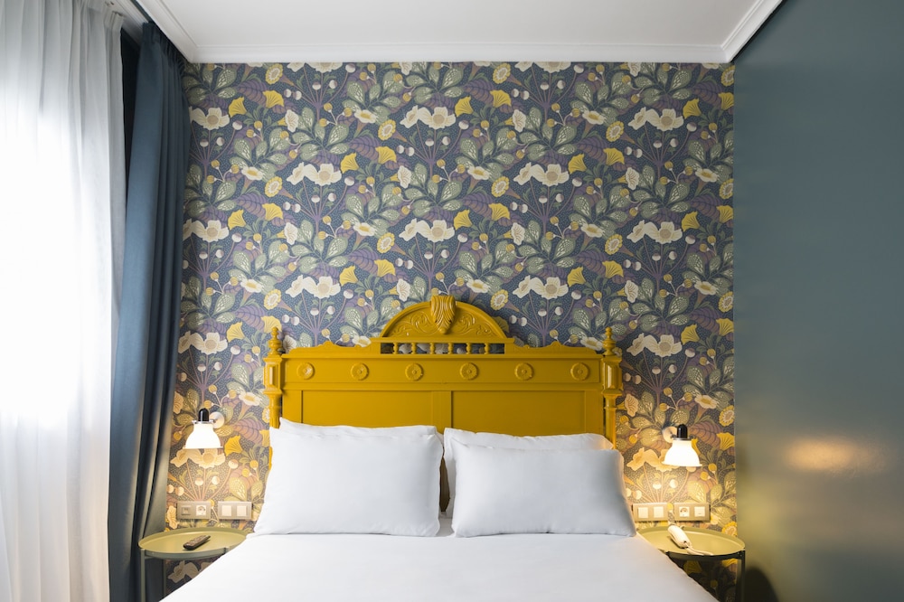 Petit Palace Puerta de Triana — Hotel rooms in Seville, Andalusia