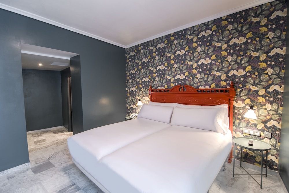 Petit Palace Puerta de Triana — Hotel rooms in Seville, Andalusia
