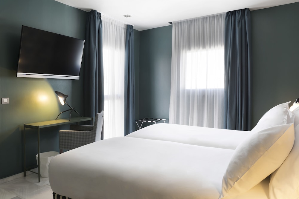 Petit Palace Puerta de Triana — Hotel rooms in Seville, Andalusia