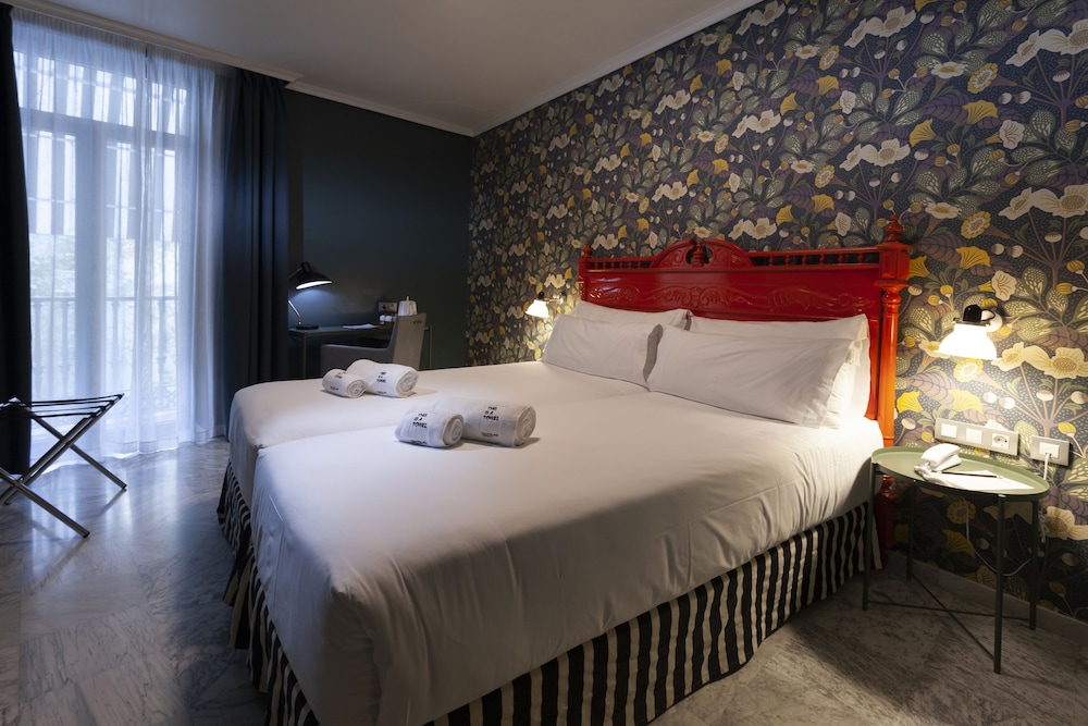 Petit Palace Puerta de Triana — Hotel rooms in Seville, Andalusia