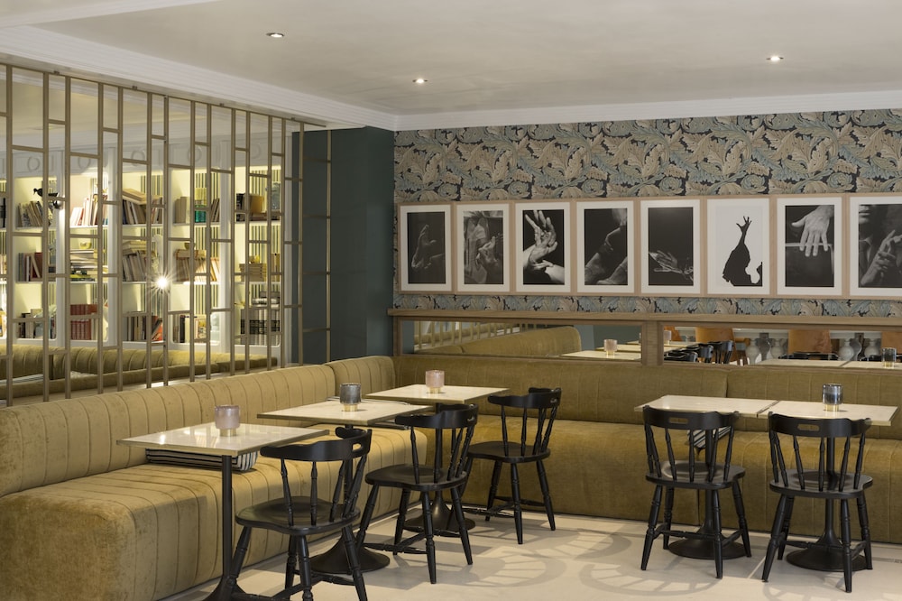 Petit Palace Puerta de Triana — Restaurant & bars in Seville, Andalusia