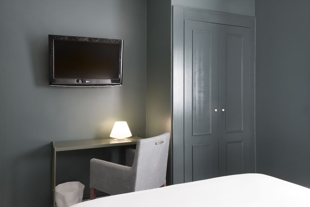Petit Palace Puerta de Triana — Hotel rooms in Seville, Andalusia