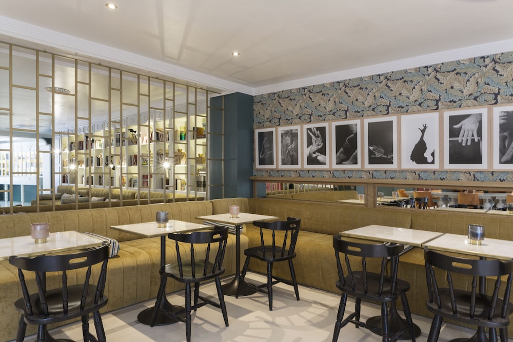 Petit Palace Puerta de Triana — Restaurant & bars in Seville, Andalusia