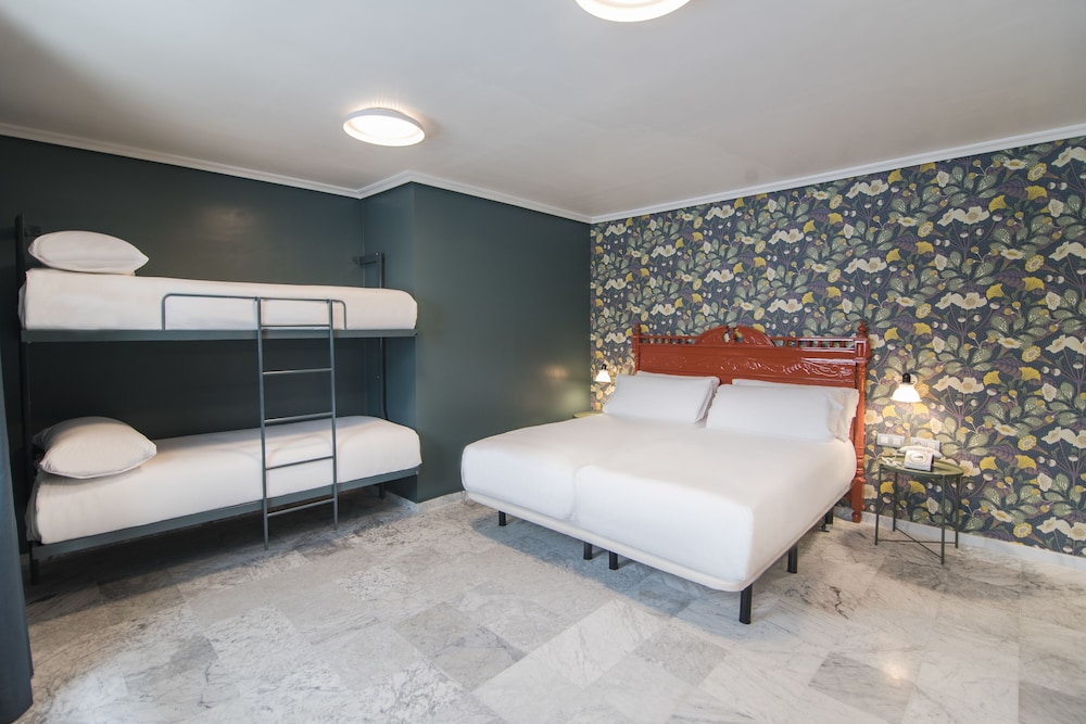 Petit Palace Puerta de Triana — Hotel rooms in Seville, Andalusia