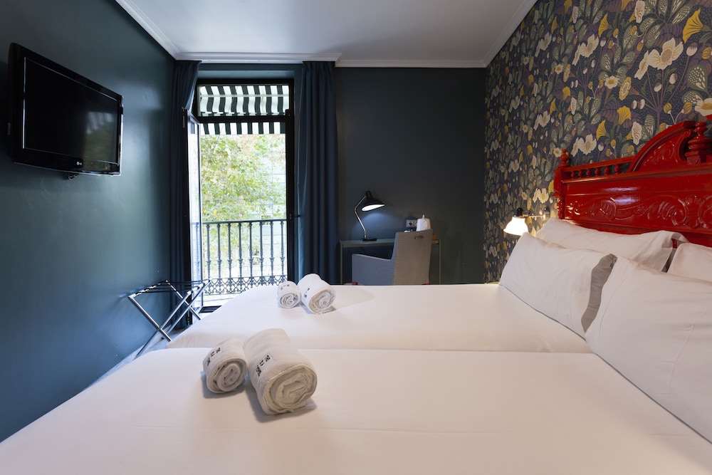 Petit Palace Puerta de Triana — Hotel rooms in Seville, Andalusia