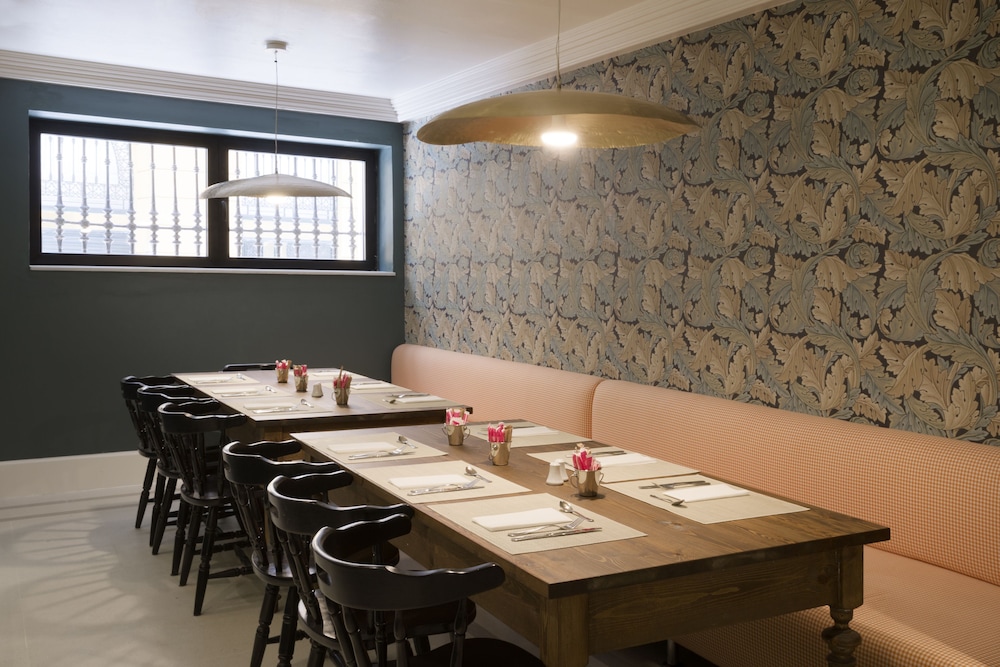 Petit Palace Puerta de Triana — Restaurant & bars in Seville, Andalusia