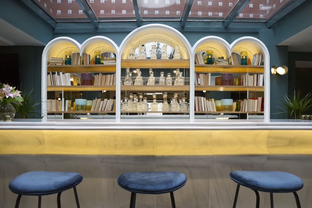 Petit Palace Puerta de Triana — Restaurant & bars in Seville, Andalusia