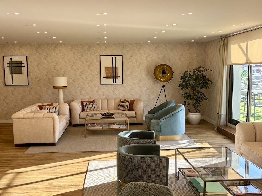 Hotel Derby Sevilla — Hotel rooms in Seville, Andalusia