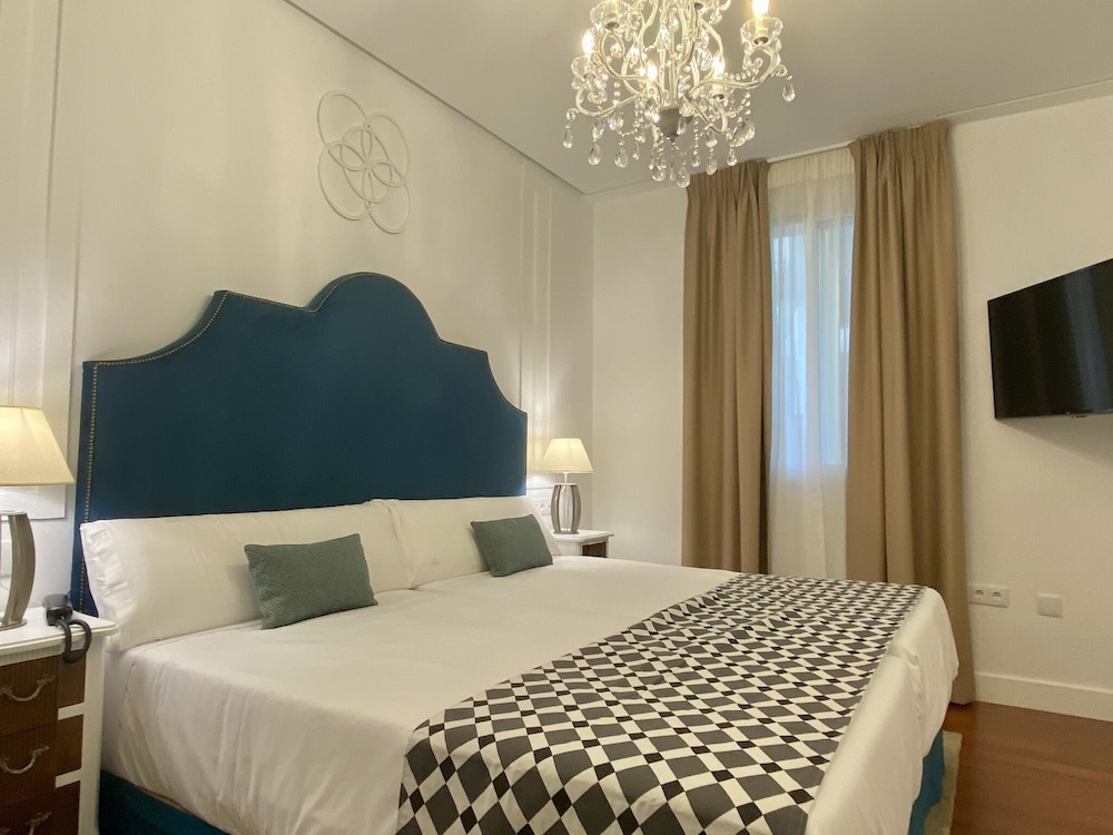 Hotel Derby Sevilla — Hotel rooms in Seville, Andalusia
