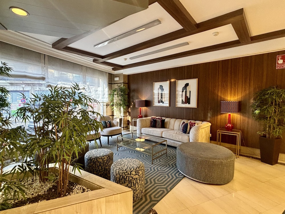 Hotel Derby Sevilla — Hotel building in Seville, Andalusia