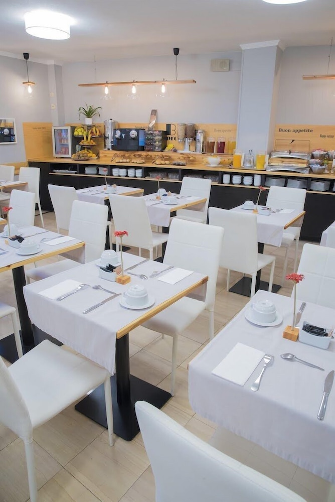 Hotel Derby Sevilla — Restaurant & bars in Seville, Andalusia