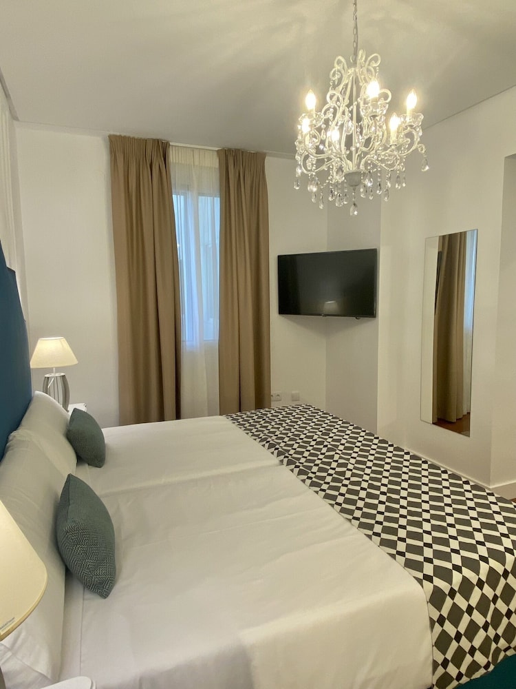 Hotel Derby Sevilla — Hotel rooms in Seville, Andalusia