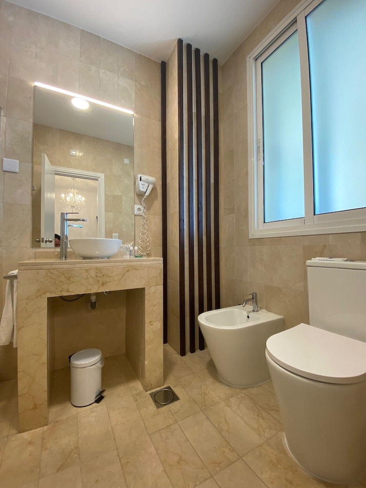 Hotel Derby Sevilla — Hotel rooms in Seville, Andalusia
