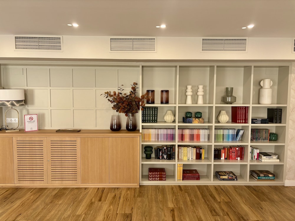 Hotel Derby Sevilla — Hotel building in Seville, Andalusia