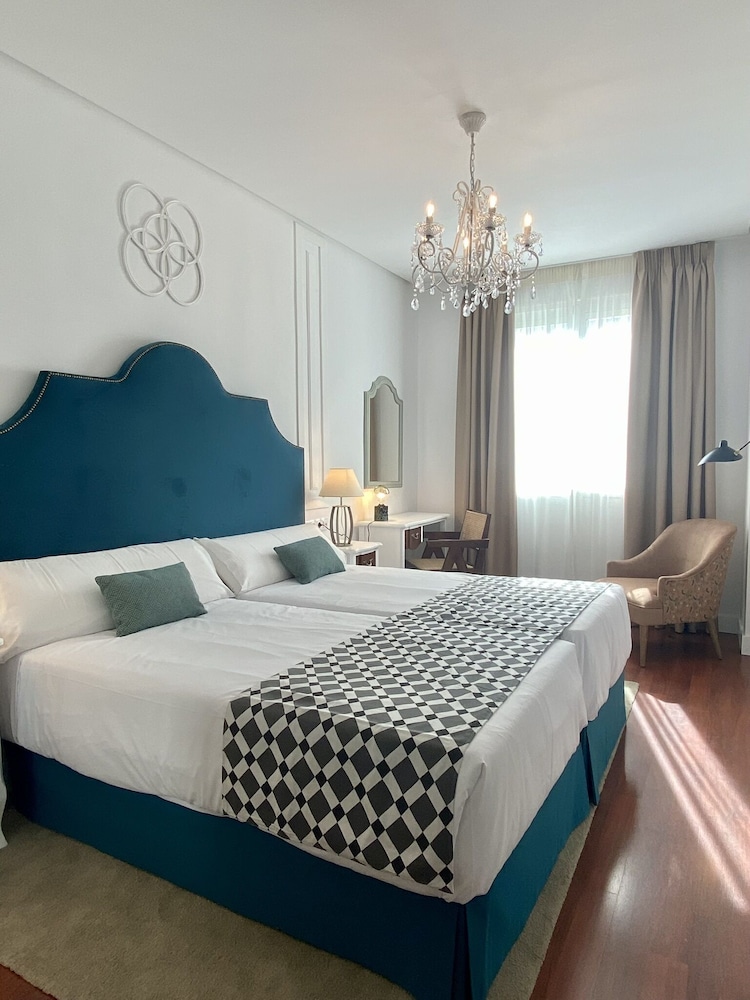 Hotel Derby Sevilla — Hotel rooms in Seville, Andalusia