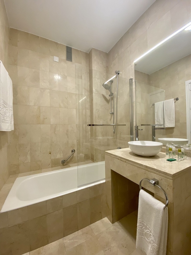 Hotel Derby Sevilla — Hotel rooms in Seville, Andalusia