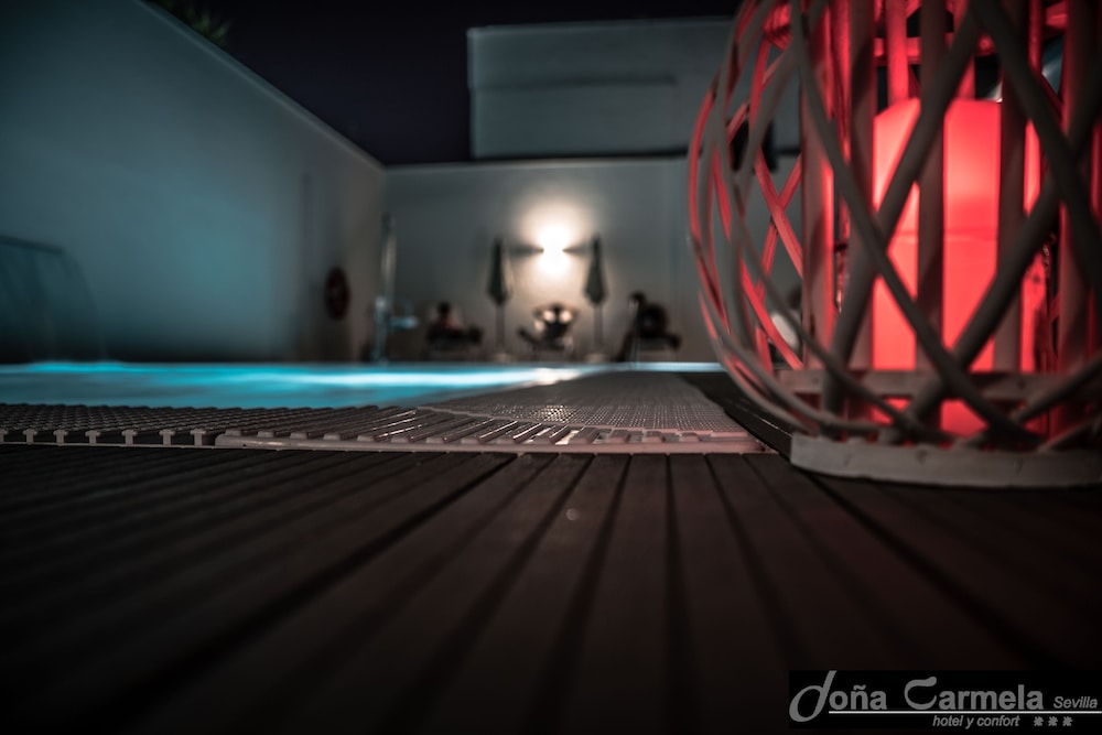 Hotel Sercotel Doña Carmela — Swimming pool in Seville, Andalusia