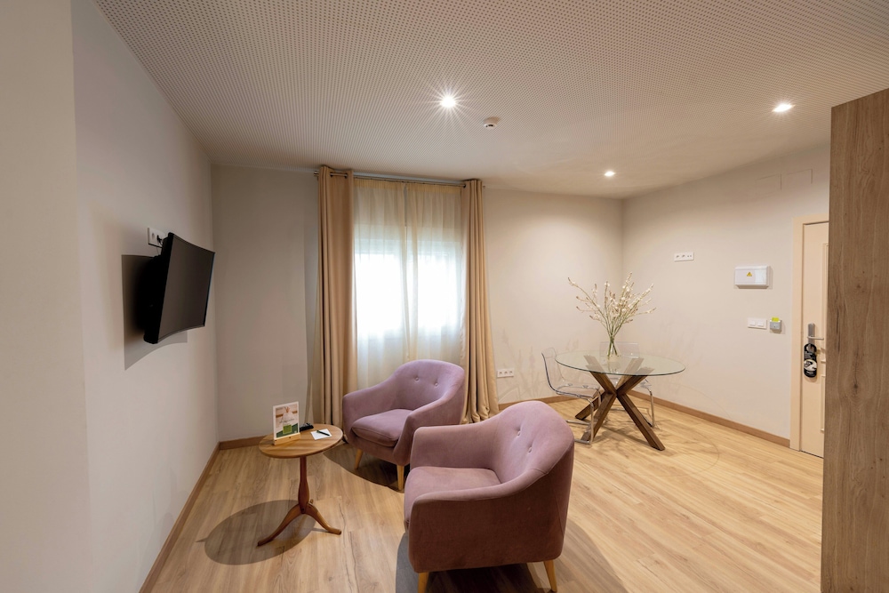 Hotel Sercotel Doña Carmela — Hotel rooms in Seville, Andalusia