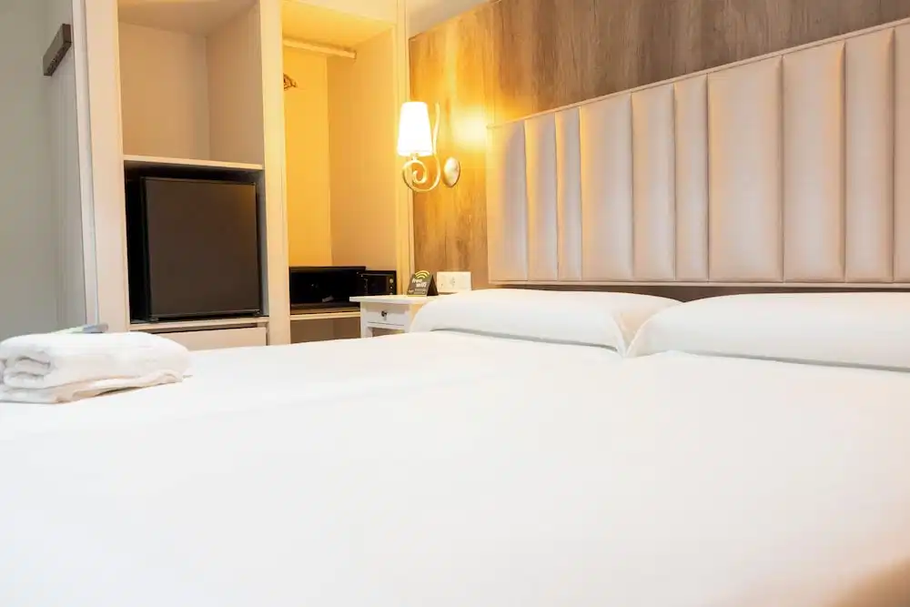 Hotel Sercotel Doña Carmela — Hotel rooms in Seville, Andalusia