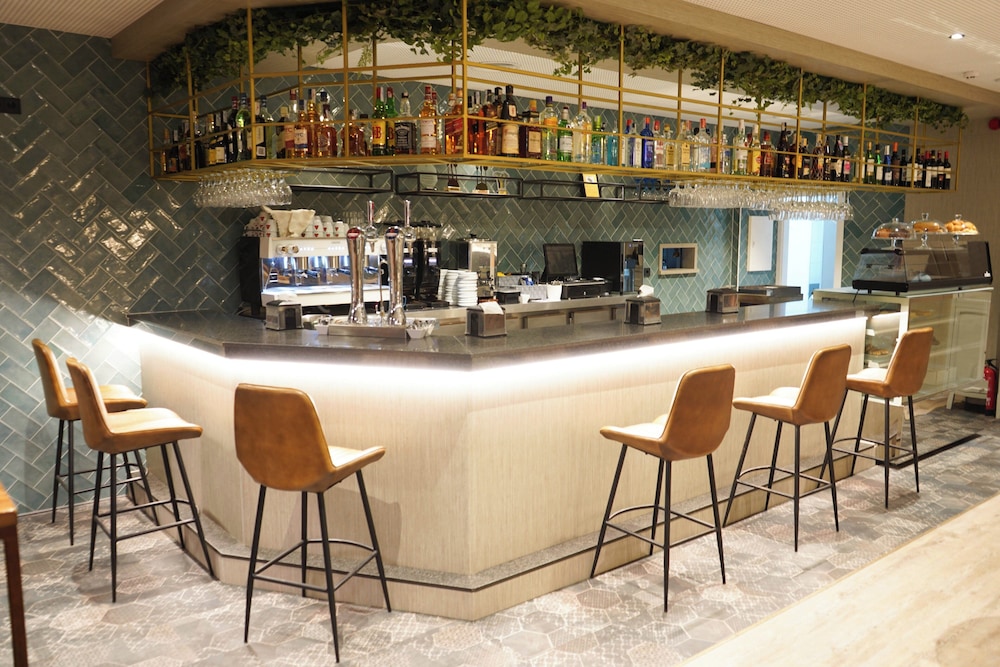 Hotel Sercotel Doña Carmela — Restaurant & bars in Seville, Andalusia