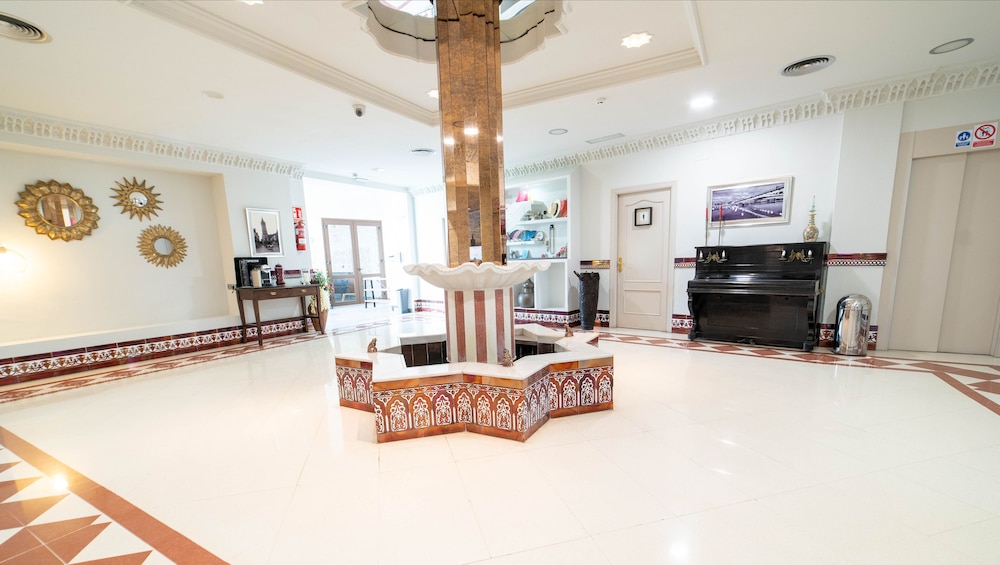 Hotel Sercotel Doña Carmela — Hotel building in Seville, Andalusia