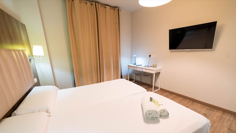 Hotel Sercotel Doña Carmela — Hotel rooms in Seville, Andalusia