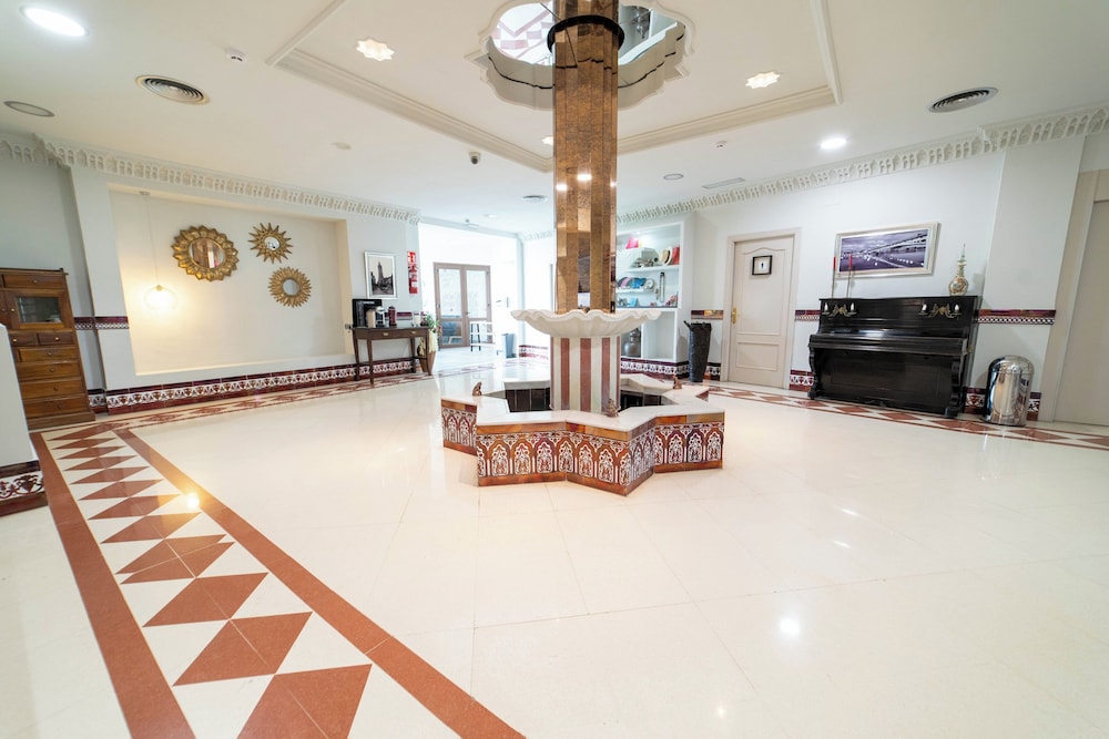Hotel Sercotel Doña Carmela — Hotel building in Seville, Andalusia