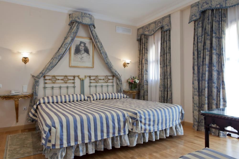 Hotel Doña Maria — Hotel rooms in Seville, Andalusia