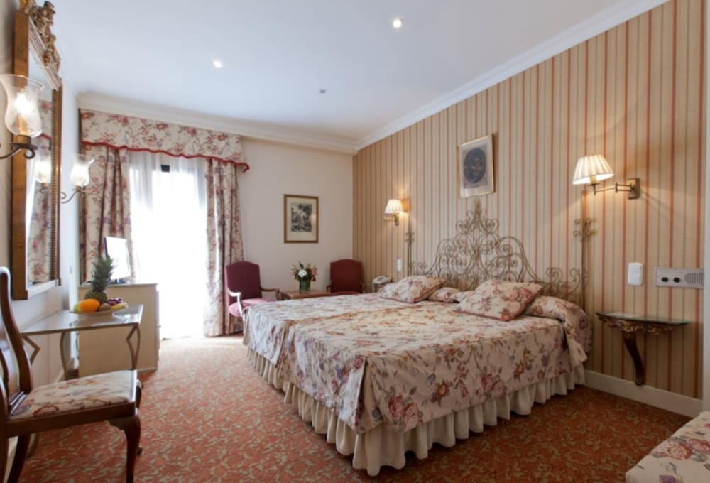 Hotel Doña Maria — Hotel rooms in Seville, Andalusia