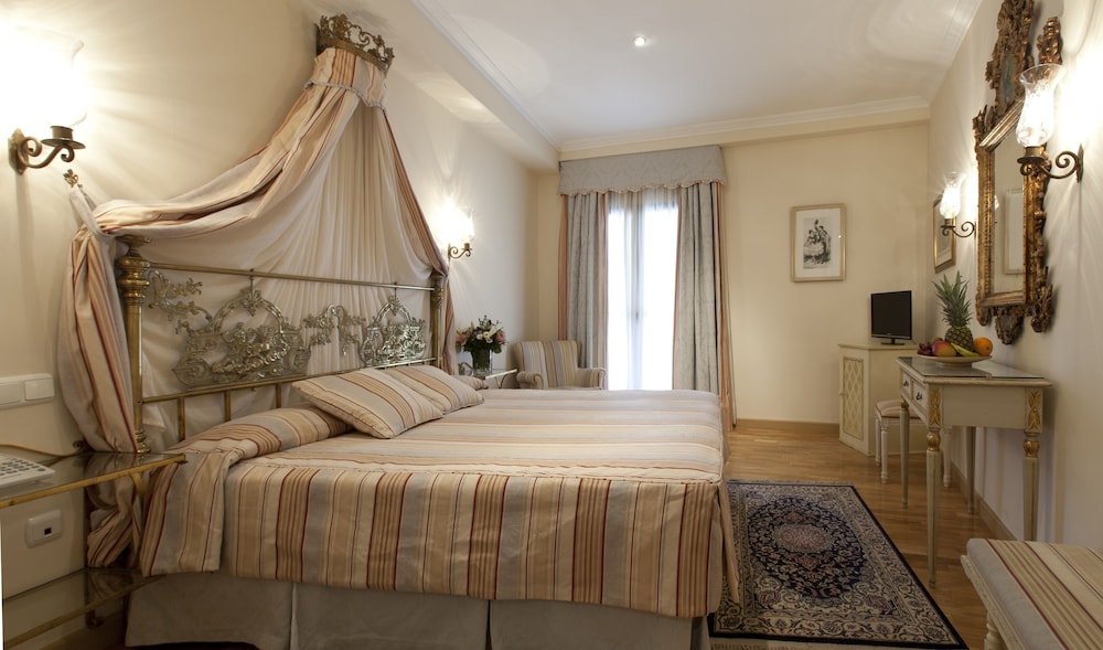 Hotel Doña Maria — Hotel rooms in Seville, Andalusia